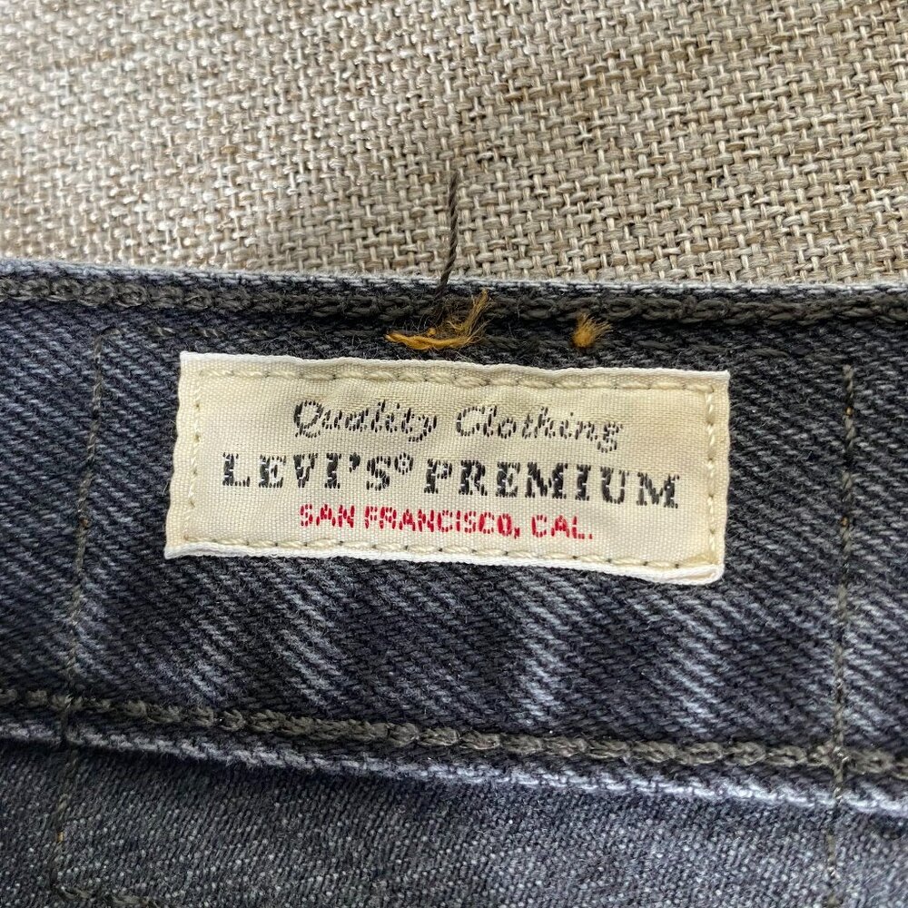 Levi's 501 Premium Denim Jean Shorts Women W27 Black-ish Gray Distressed Chewed - Picture 5 of 16